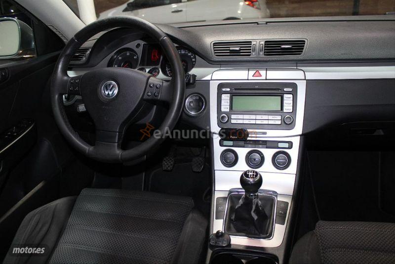 Volkswagen Passat Variant 2.0 TDI 170cv DPF DSG R Line de 2009 con 180.000 Km por 7.290 EUR. en Barcelona