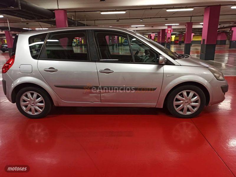 Renault Scenic Dynamique 1.5dCi105 EU4 eco2 de 2008 con 299.000 Km por 2.750 EUR. en Madrid