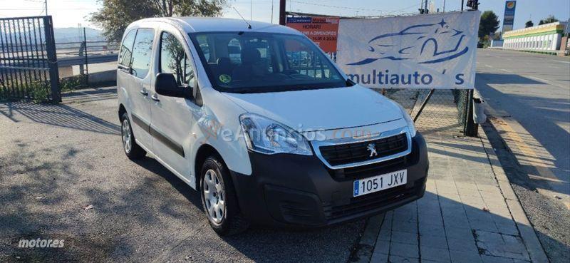 Peugeot Partner TEPEE Access 1.6 BlueHDi 75 de 2016 con 175.000 Km por 8.980 EUR. en Barcelona