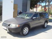Volvo XC 70 2.4 D5 Momentum de 2005 con 311.000 Km por 4.900 EUR. en Barcelona