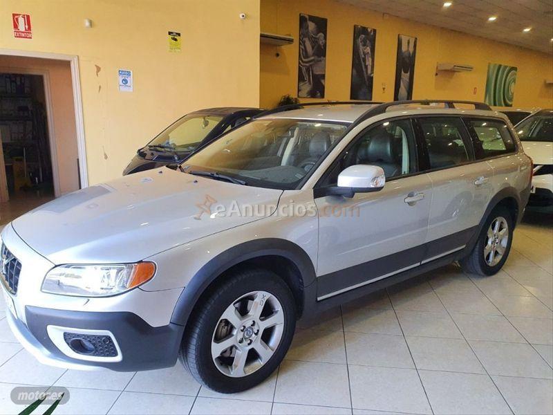 Volvo XC 70 D5 Momentum Auto de 2008 con 240.000 Km por 12.000 EUR. en Jaen