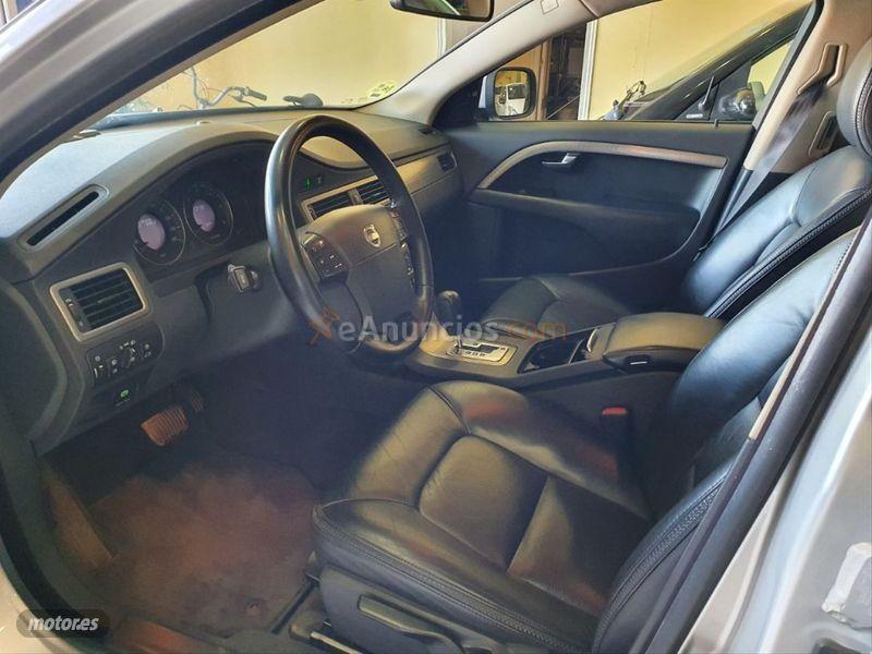 Volvo XC 70 D5 Momentum Auto de 2008 con 240.000 Km por 12.000 EUR. en Jaen