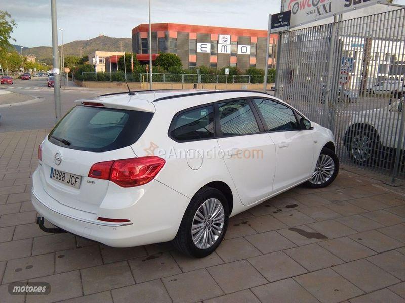 Opel Astra 1.6 CDTi SS 136 CV Selective ST de 2015 con 123.000 Km por 8.490 EUR. en Barcelona