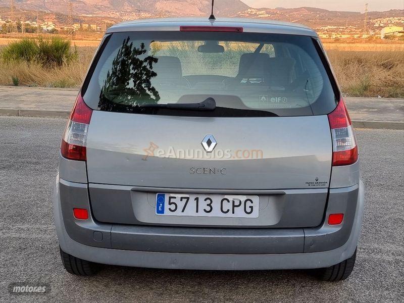 Renault Scenic CONFORT EXPRESSION 1.6 16V de 2004 con 110.000 Km por 2.000 EUR. en Granada