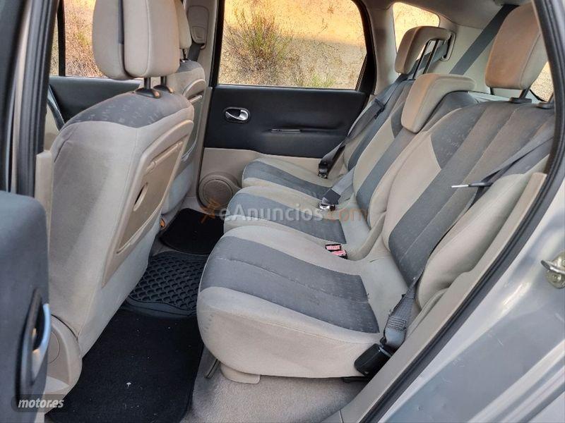 Renault Scenic CONFORT EXPRESSION 1.6 16V de 2004 con 110.000 Km por 2.000 EUR. en Granada