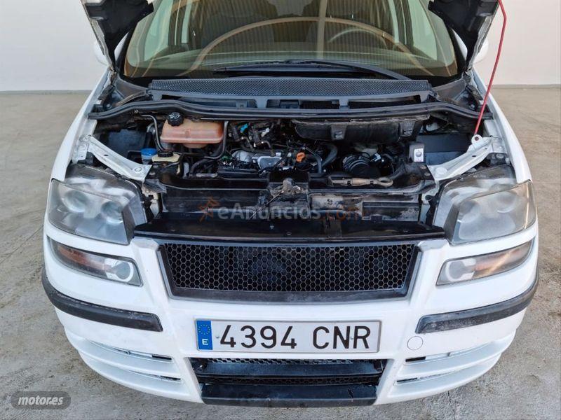 Fiat Ulysse 2.0 JTD 16v Dynamic de 2004 con 272.449 Km por 3.999 EUR. en Badajoz