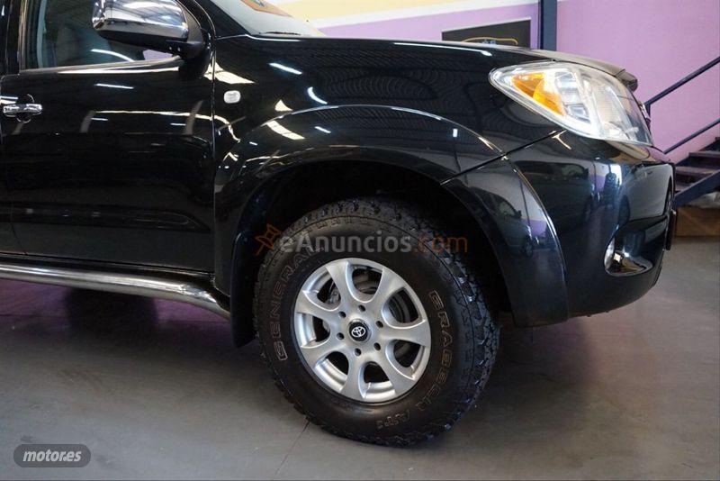 Toyota Hilux 3.0 D4D Doble Cabina VXL 4x4 de 2007 con 227.120 Km por 19.900 EUR. en Malaga
