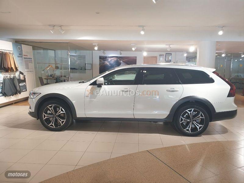 Volvo V 90 2.0 D4 AWD Pro Auto de 2021 con 10 Km por 59.200 EUR. en Barcelona