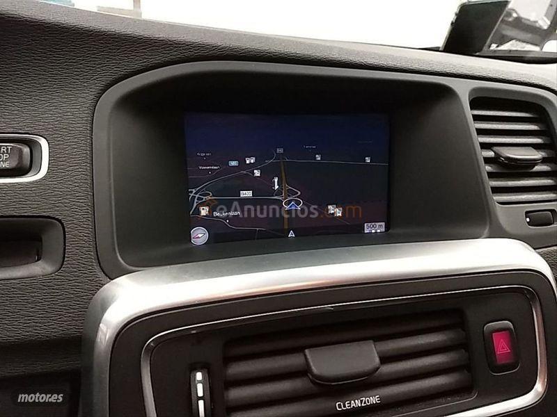 Volvo V 60 2.0 D2 Kinetic de 2018 con 138.900 Km por 13.900 EUR. en Madrid