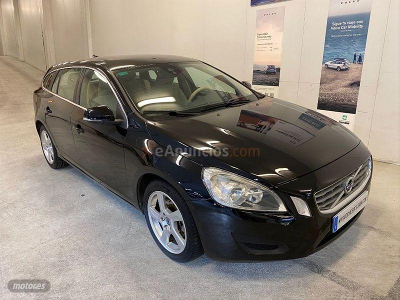 Volvo V 60 2.0 D3 Momentum Auto de 2011 con 160.000 Km por 10.900 EUR. en Madrid