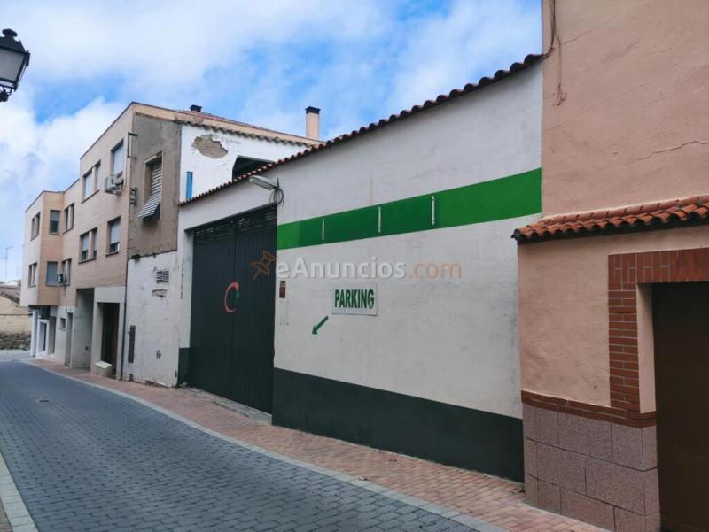 AMPLIO LOCAL EN EL CENTRO DE SONSECA