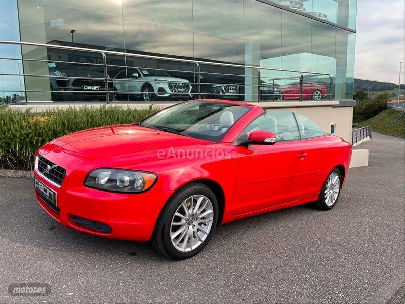 Volvo C 70 2.4 140cv Summum de 2007 con 139.000 Km por 11.800 EUR. en Asturias