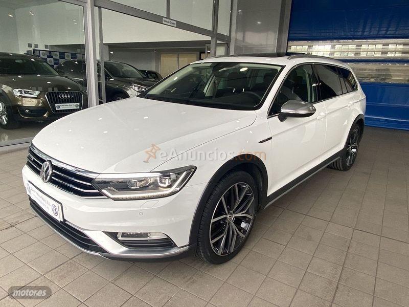 Volkswagen Passat  de 2018 con 242.000 Km por 23.500 EUR. en La Coruna