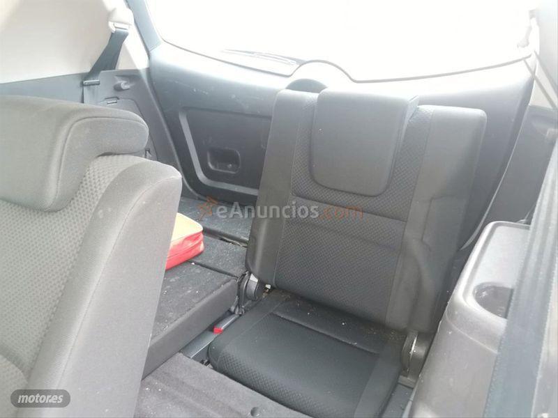 Toyota Corolla Verso 2.2 D4D 136cv Sol de 2007 con 198.000 Km por 3.200 EUR. en Barcelona