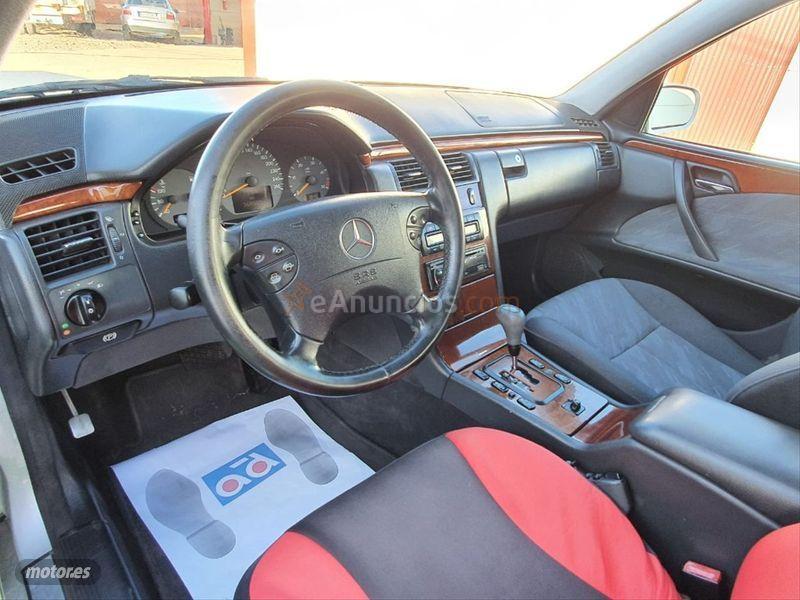 Mercedes Clase E E 320 CDI CLASSIC de 2000 con 446.358 Km por 2.499 EUR. en Badajoz
