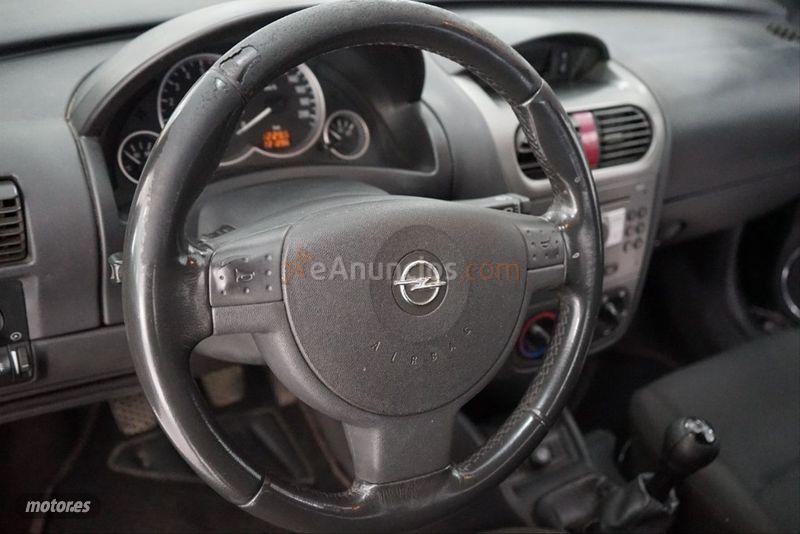 Opel Tigra Sport 1.3 CDTi de 2005 con 221.000 Km por 3.800 EUR. en Valencia