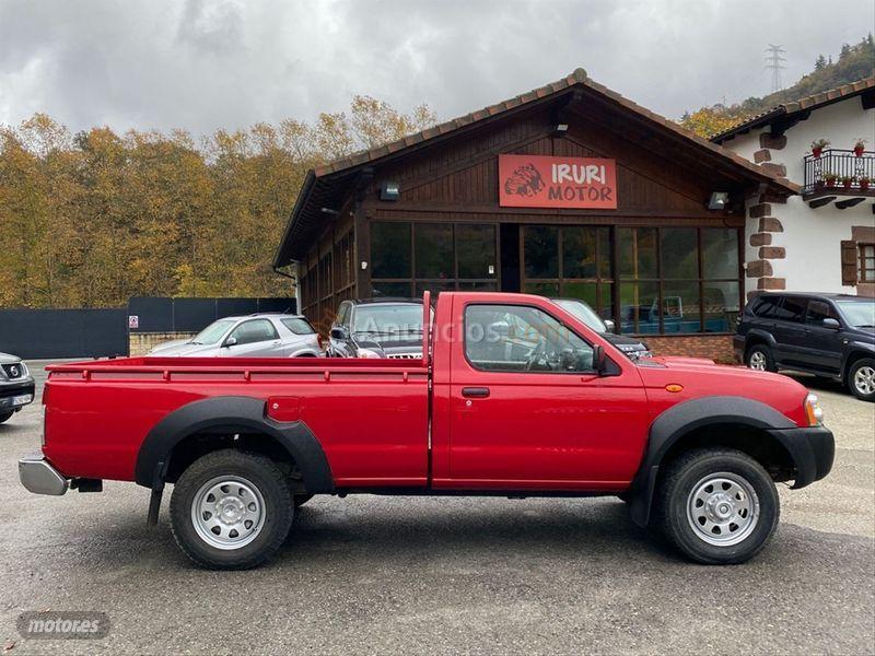 Nissan Pick up 4X4 Cabina Simple de 2005 con 197.000 Km por 9.900 EUR. en Navarra