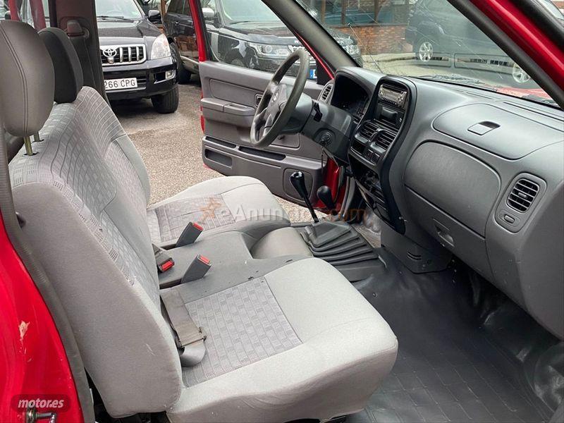 Nissan Pick up 4X4 Cabina Simple de 2005 con 197.000 Km por 9.900 EUR. en Navarra