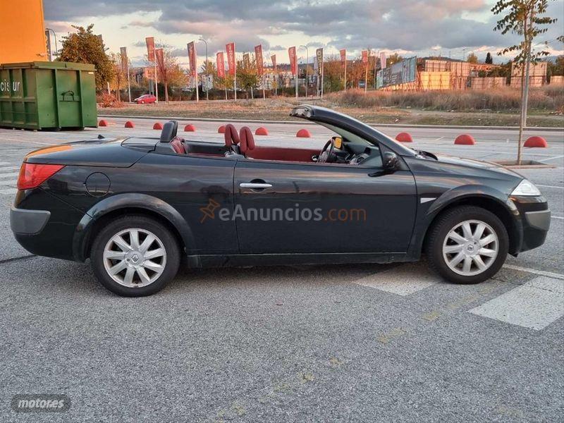 Renault Megane Coupecabrio Dynamique 1.6 16v de 2007 con 79.500 Km por 4.000 EUR. en Granada