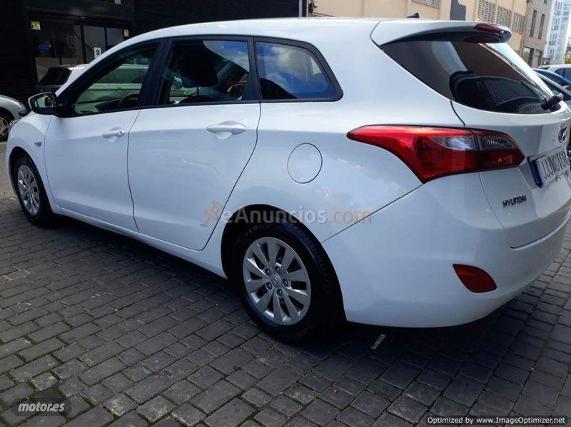 Hyundai i30 CW 1.6 CRDi 110cv BlueDrive Klass de 2016 con 79.989 Km por 13.890 EUR. en Madrid