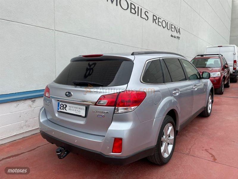 Subaru Outback 2.0 TD Executive CVT Lineartronic AWD de 2015 con 180.000 Km por 14.850 EUR. en Barcelona