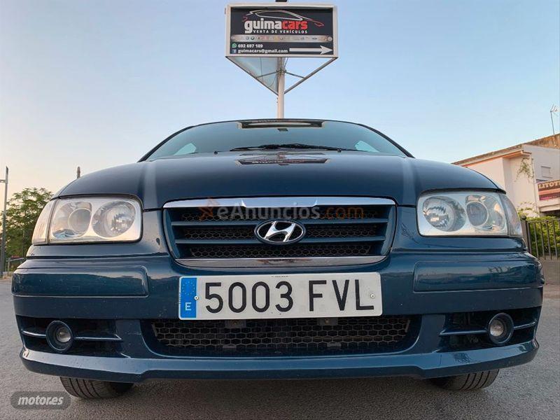 Hyundai Trajet 2.0 CRDi GLS de 2007 con 143.000 Km por 4.500 EUR. en Jaen