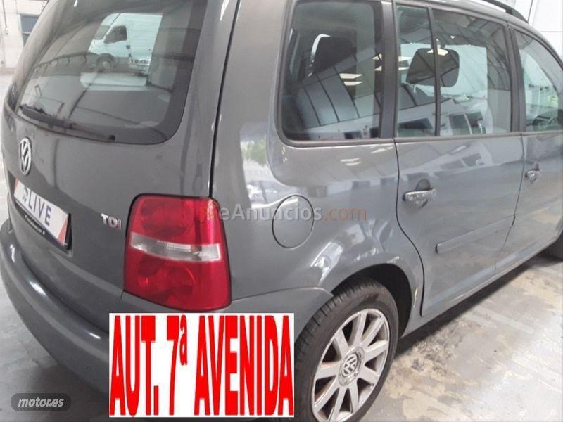 Volkswagen Touran 2.0 TDI ADVANCE de 2005 con 285.000 Km por 4.100 EUR. en Badajoz