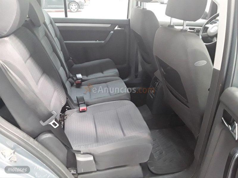 Volkswagen Touran 2.0 TDI ADVANCE de 2005 con 285.000 Km por 4.100 EUR. en Badajoz
