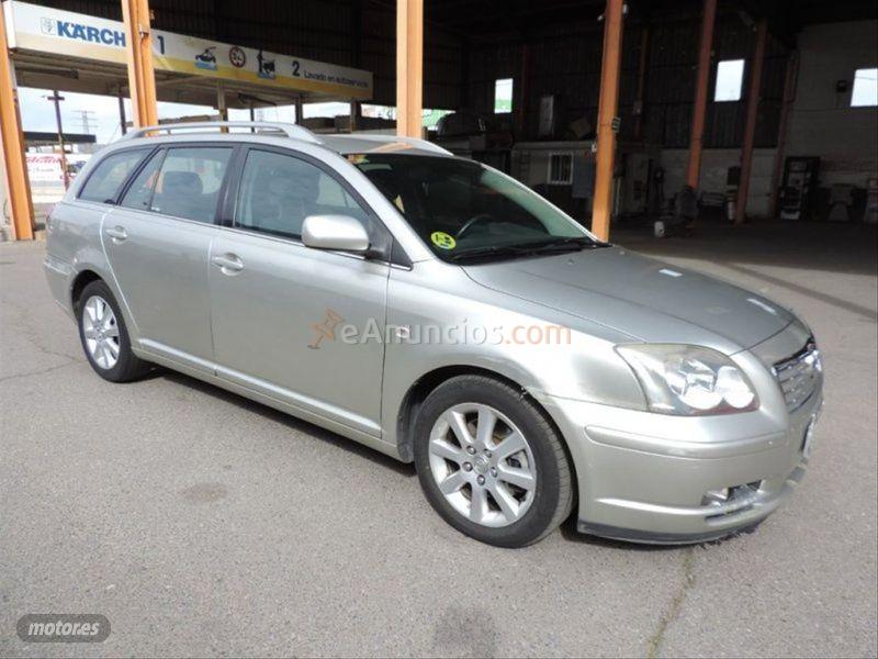 Toyota Avensis 2.2 D4D Clean Power Sport Wagon de 2006 con 285.000 Km por 3.100 EUR. en Badajoz