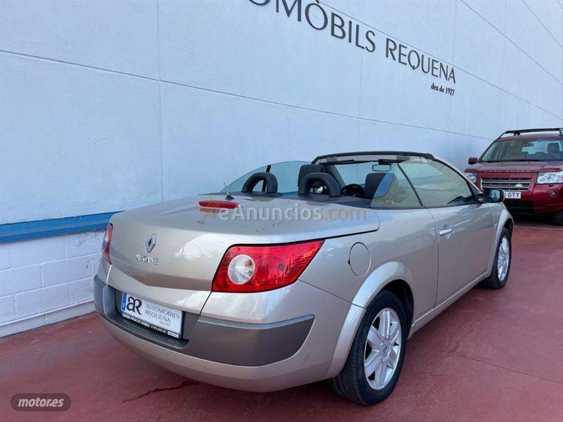 Renault Megane COUPECABR. CONFORT DYNAMIQUE 1.6 16v de 2005 con 190.000 Km por 3.850 EUR. en Barcelona