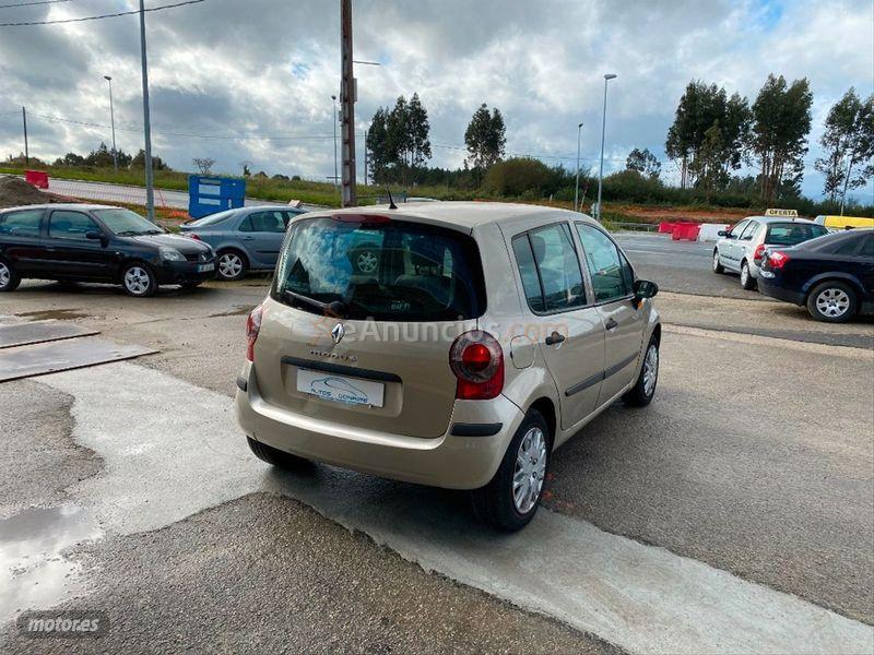 Renault Modus Dynamique 1.5dCi85 de 2007 con 200.000 Km por 3.990 EUR. en La Coruna