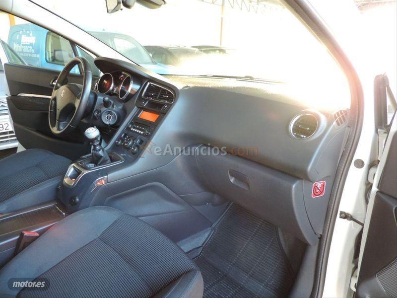 Peugeot 5008 Allure 2.0 BlueHDi 110KW 150CV de 2017 con 260.000 Km por 8.200 EUR. en Badajoz