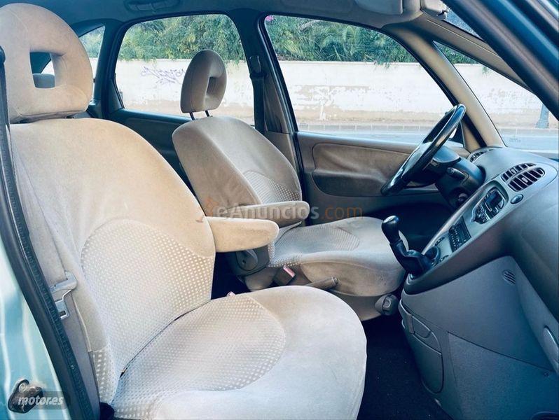 Citroen Xsara Picasso 2.0 HDI de 2002 con 260.000 Km por 2.000 EUR. en Murcia