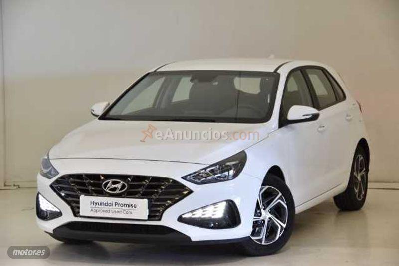 Hyundai i30 1.0 TGDI Klass 48V 120 de 2021 con 15 Km por 21.790 EUR. en Sevilla