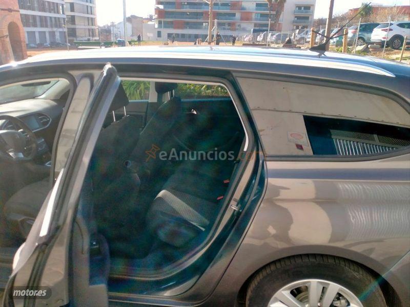 Peugeot 308 SW Style 1.6 BlueHDi 120 de 2016 con 83.000 Km por 12.500 EUR. en Barcelona