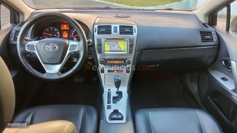Toyota Avensis 150D Executive AutoDrive Cross Sport de 2014 con 147.400 Km por 15.500 EUR. en La Coruna