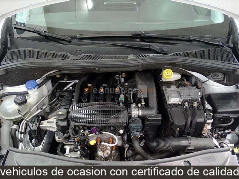 Peugeot 2008 1.2 VTI Active 