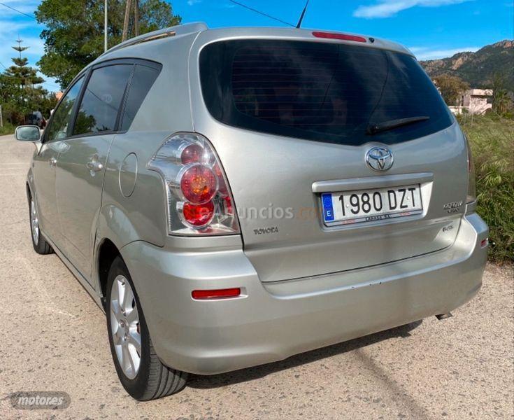 Toyota Corolla Verso 2.2 D4D 136cv Sol de 2006 con 180.000 Km por 5.700 EUR. en Murcia