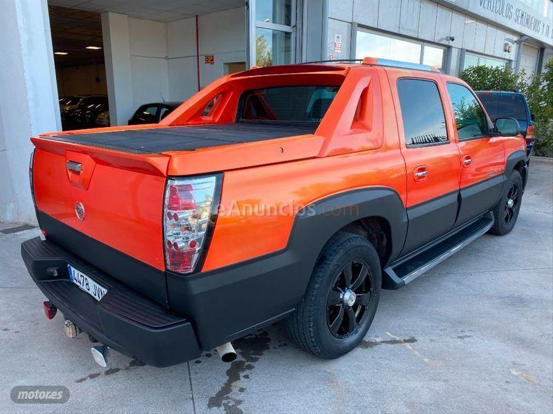 Cadillac Escalade  de 2002 con 150.000 Km por 15.900 EUR. en Madrid