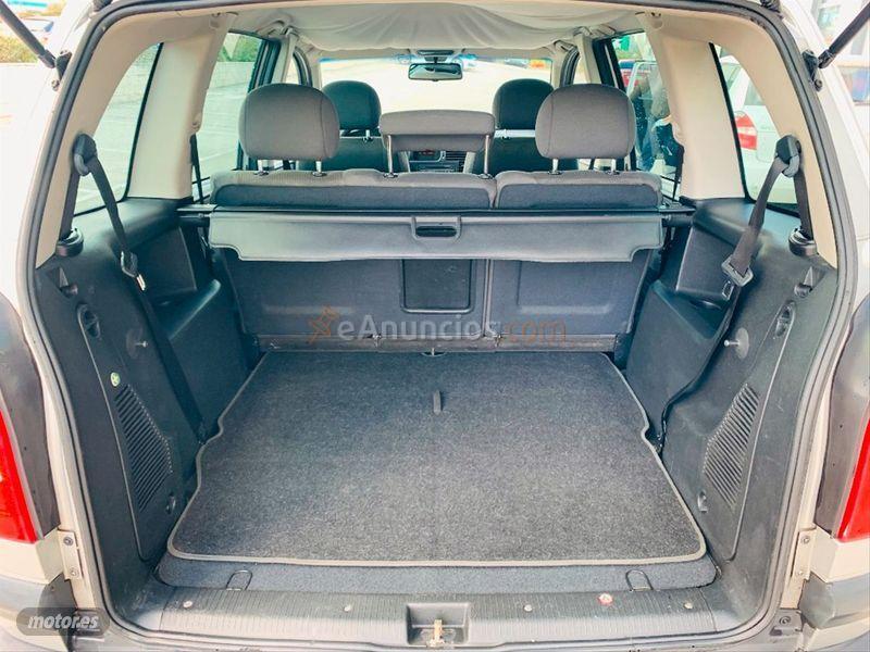 Opel Zafira 2.2 16v Sport de 2003 con 200.000 Km por 2.480 EUR. en Madrid