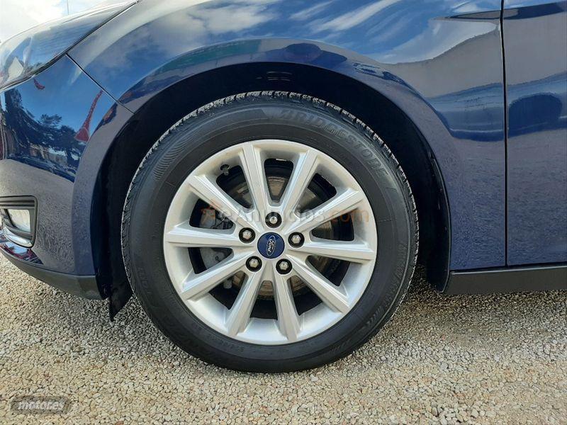 Ford Focus 1.5 TDCi 120cv Titanium Sportbreak de 2015 con 128.000 Km por 10.500 EUR. en Valencia