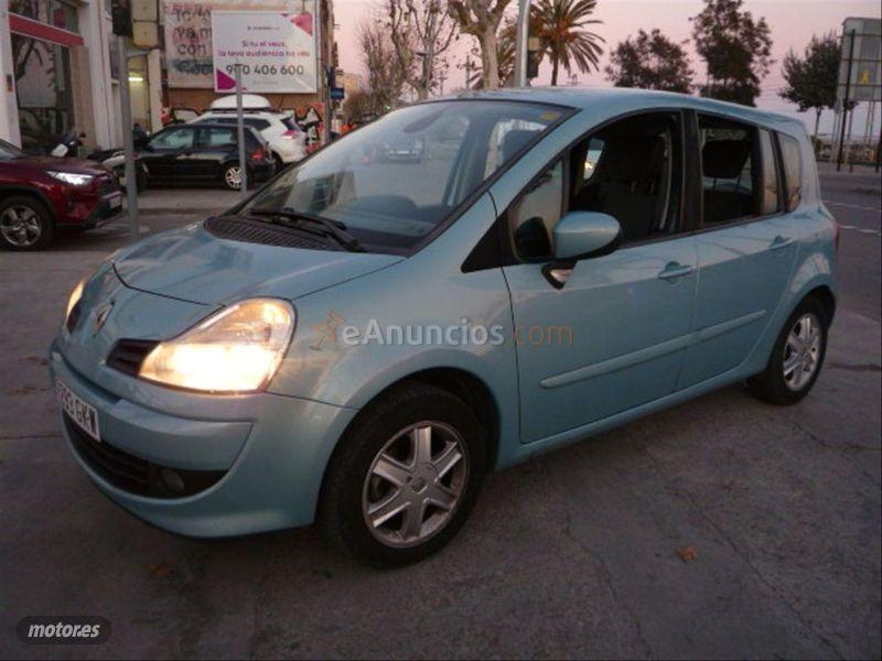 Renault Grand Modus Dynamique TCE100 eco2 de 2009 con 200.000 Km por 3.800 EUR. en Barcelona