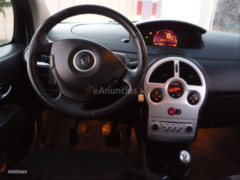 Renault Grand Modus Dynamique TCE100 eco2 de 2009 con 200.000 Km por 3.800 EUR. en Barcelona