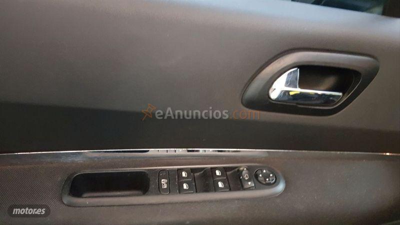 Peugeot 5008 Premium 1.6 HDI 110 FAP de 2010 con 180.000 Km por 6.499 EUR. en Malaga