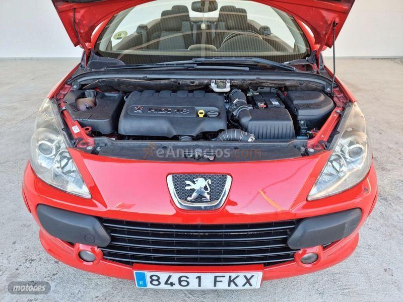 Peugeot 307 CC 2.0 HDi 136 de 2007 con 324.367 Km por 3.799 EUR. en Badajoz