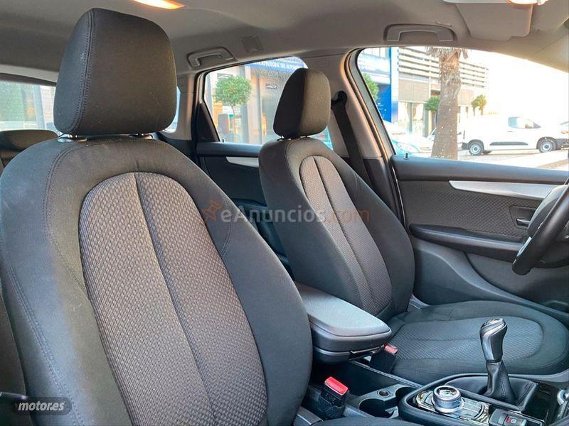 BMW Serie 2 216d Business de 2017 con 110.000 Km por 15.900 EUR. en Sevilla