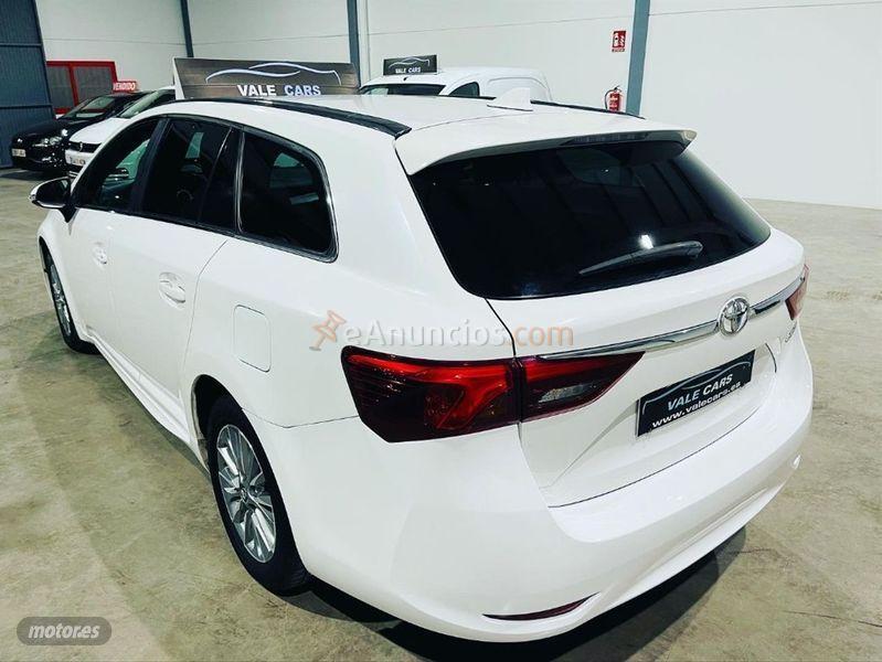 Toyota Avensis 1.6 115D ADVANCE TS de 2016 con 240.000 Km por 9.500 EUR. en Sevilla