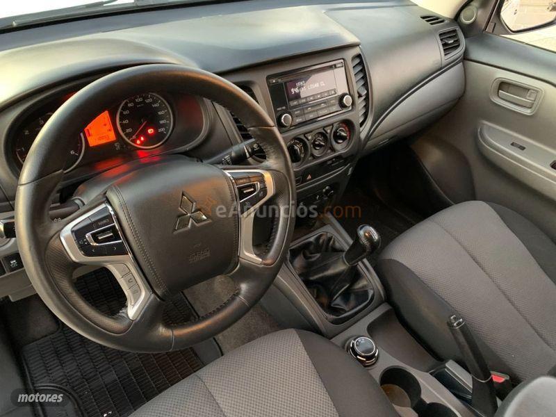 Mitsubishi L 200 DC 250 DID MPro de 2018 con 110.000 Km por 21.900 EUR. en Madrid