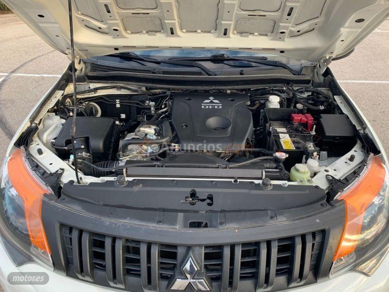 Mitsubishi L 200 DC 250 DID MPro de 2018 con 110.000 Km por 21.900 EUR. en Madrid