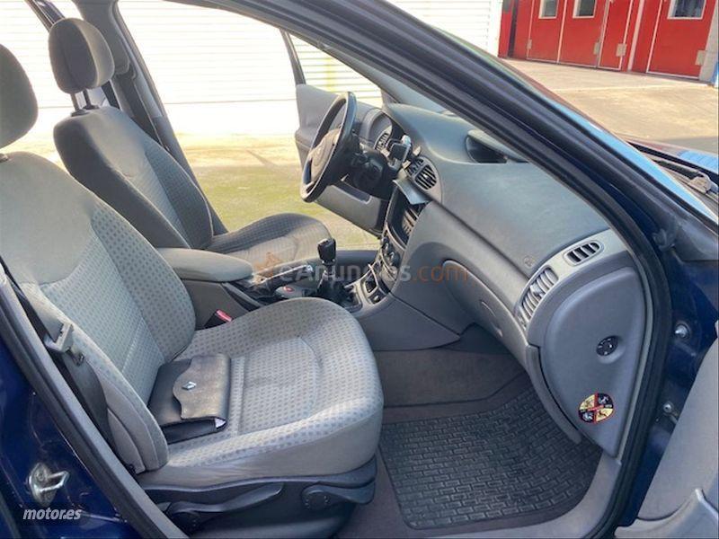 Renault Laguna GRAND TOUR DYNAMIQUE 1.9DCI 120CV de 2003 con 225.000 Km por 2.900 EUR. en La Coruna